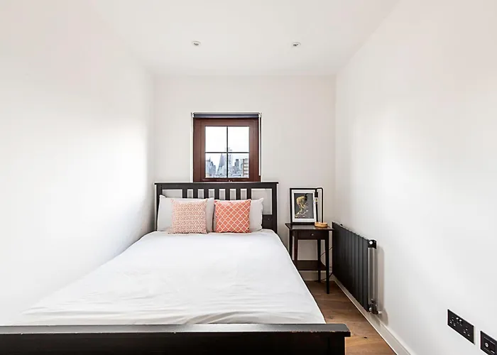 City View Spacious 2 Bedroom Penthouse