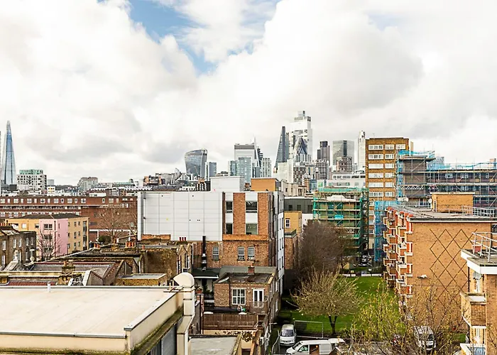 City View Spacious 2 Bedroom Penthouse